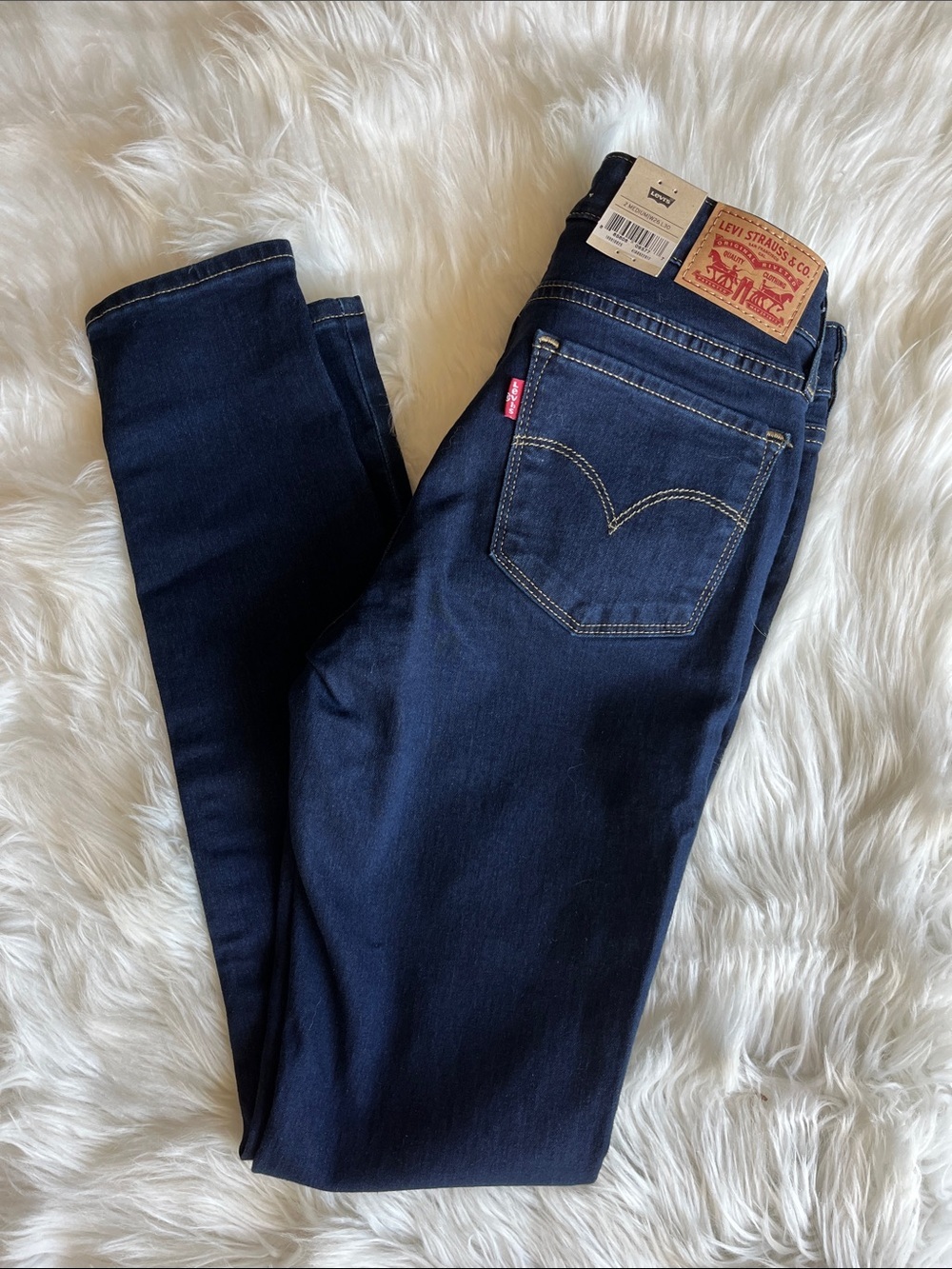 🆕Levi's 711 Skinny Mid Rise Women's Jeans Dark Wash Blue Size 2 Medium 26x30